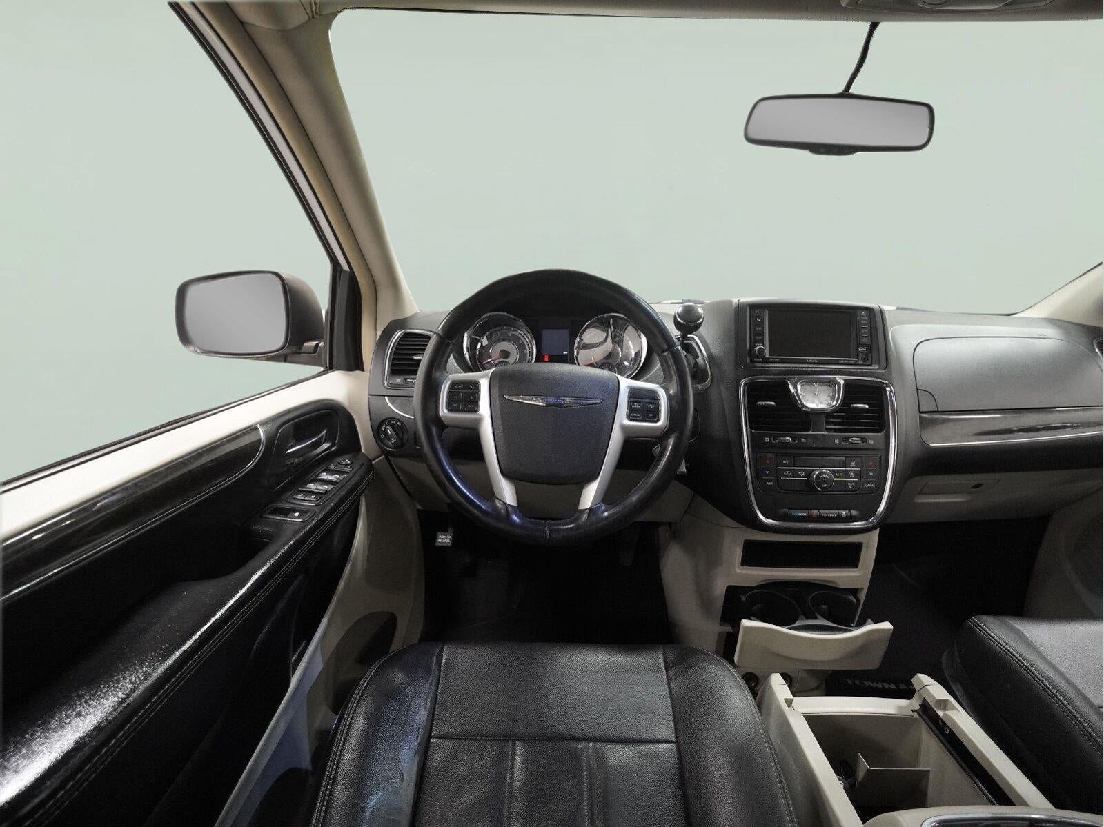 2016 Chrysler Town & Country Touring