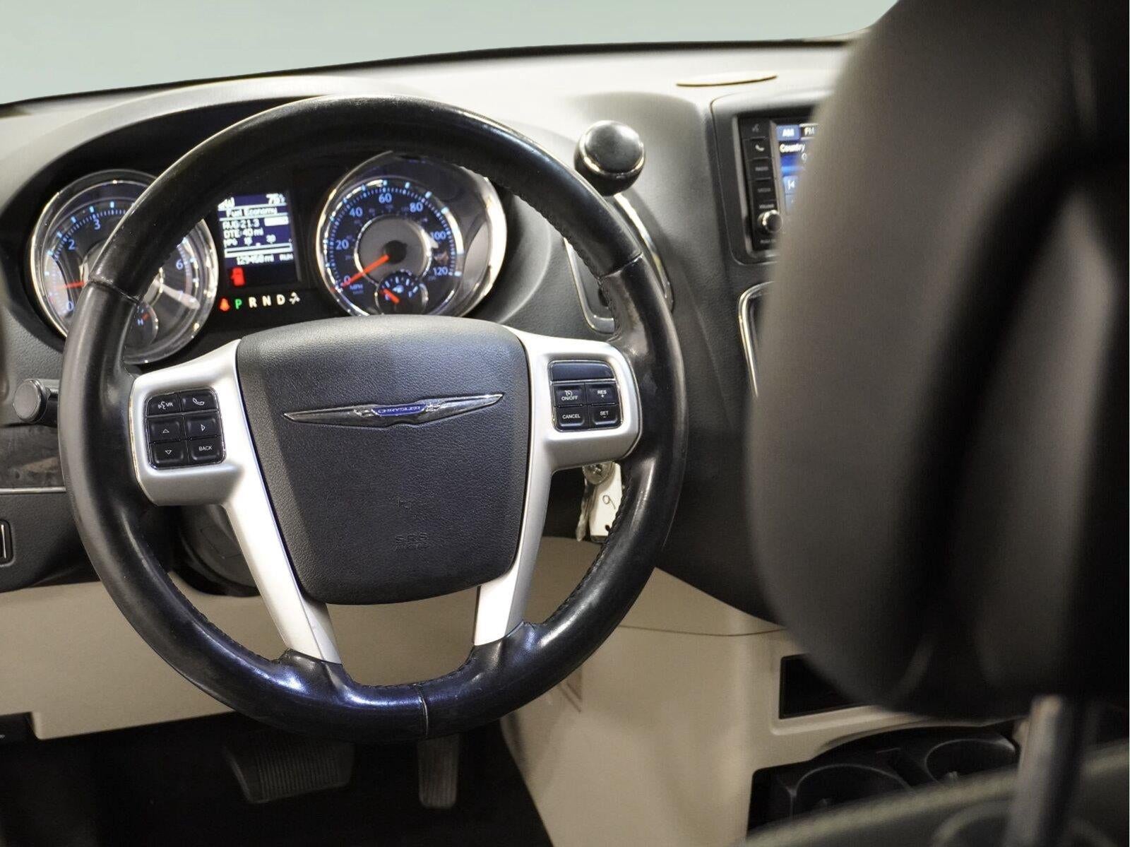 2016 Chrysler Town & Country Touring