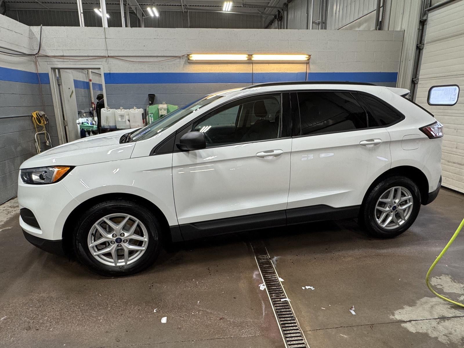 2022 Ford Edge SE