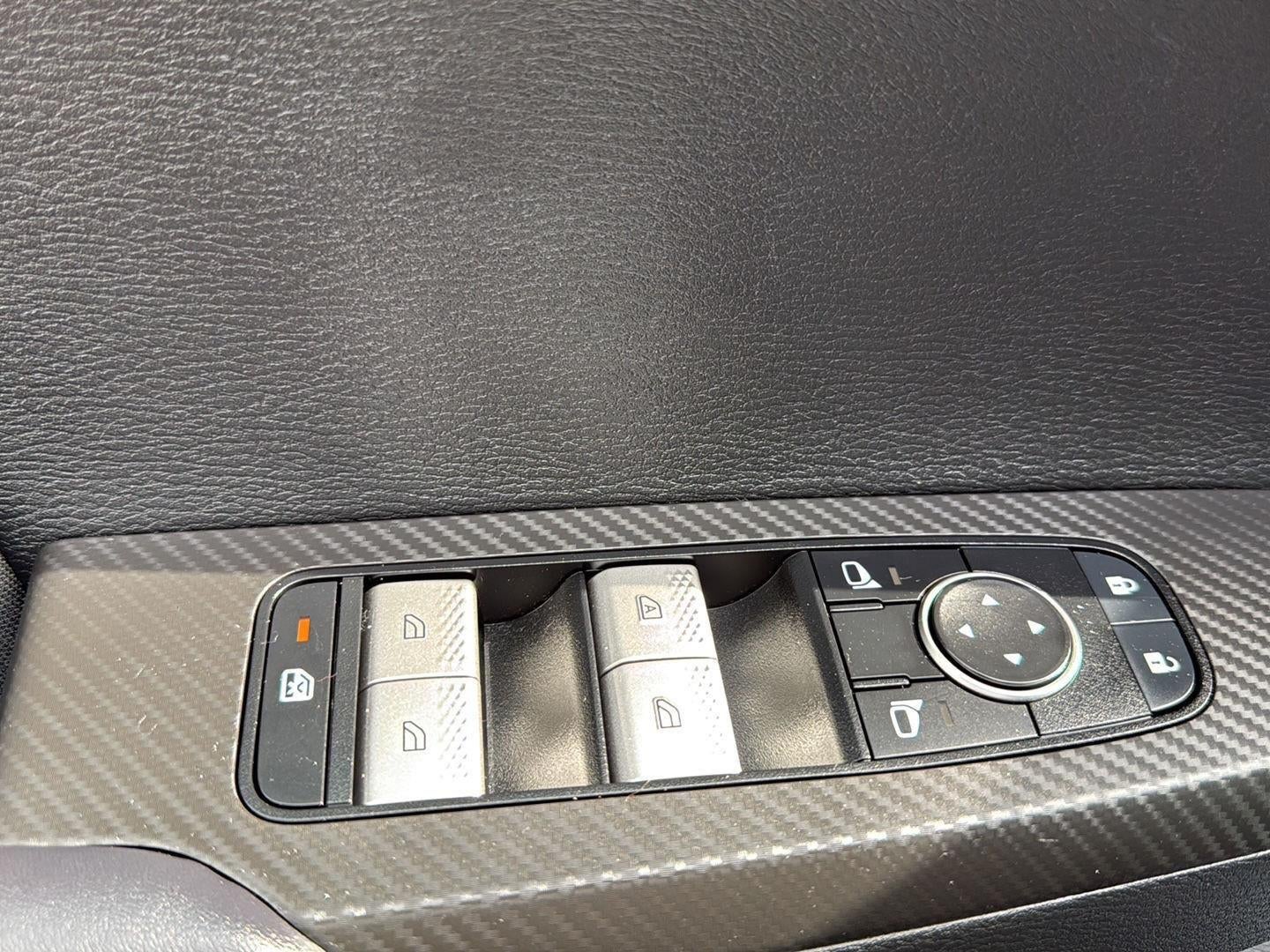 2024 Mitsubishi Outlander ES