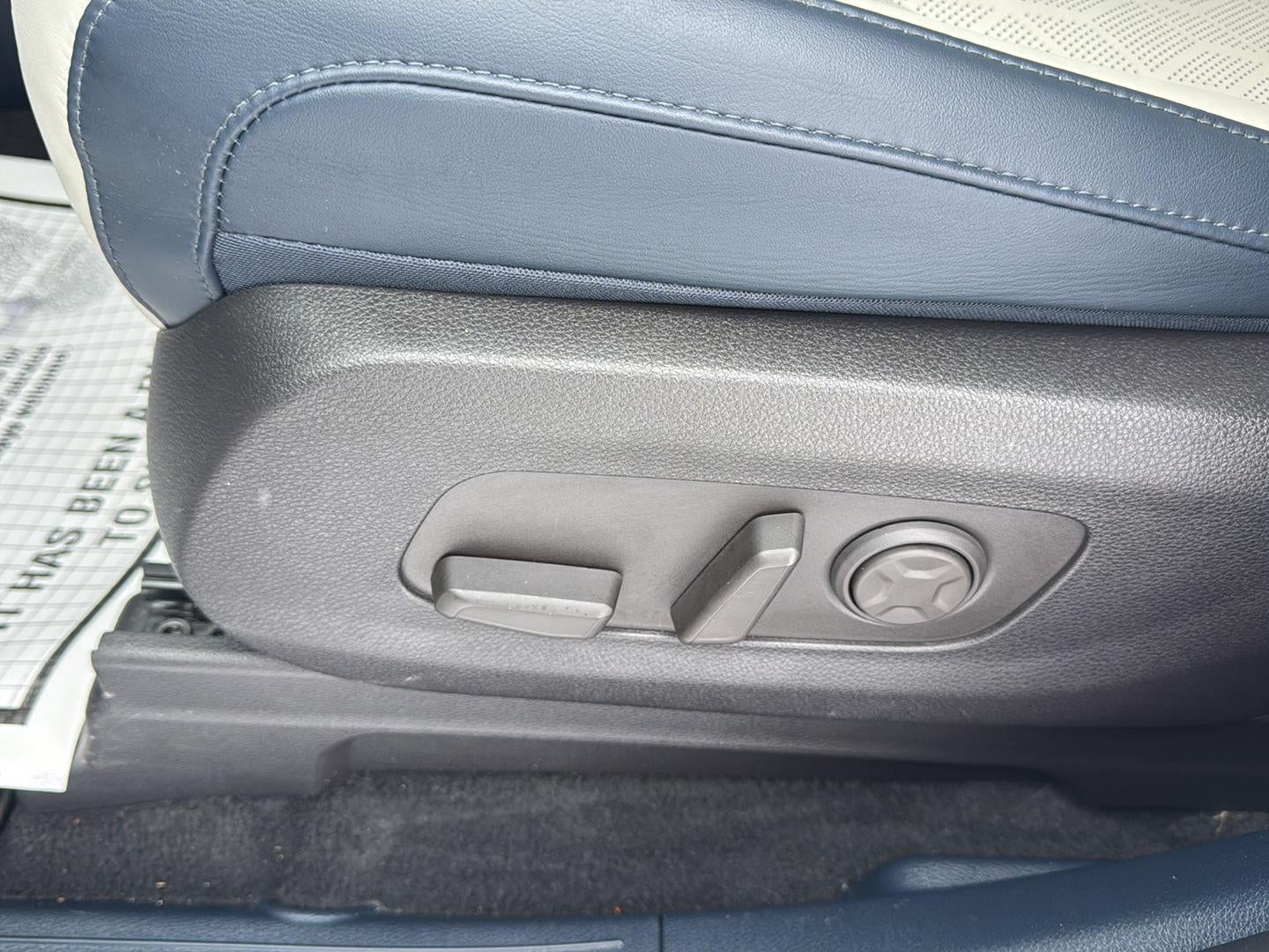 2025 Kia Carnival EX