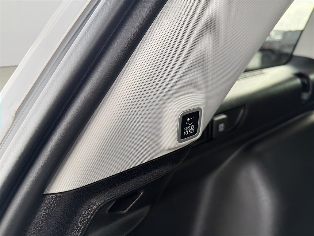 2022 Jeep Grand Cherokee Limited CARBRAVO!