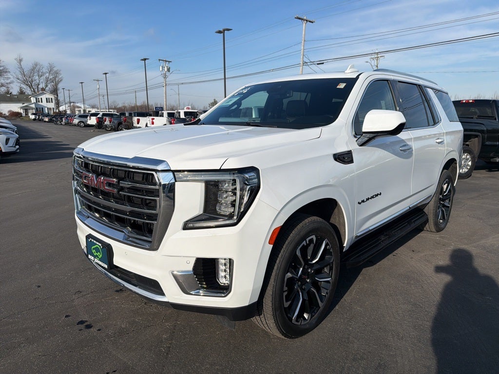 2023 GMC Yukon SLT CARBRAVO!