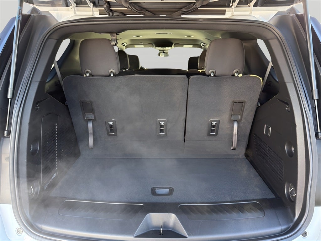 2023 Chevrolet Tahoe LS CARBRAVO!