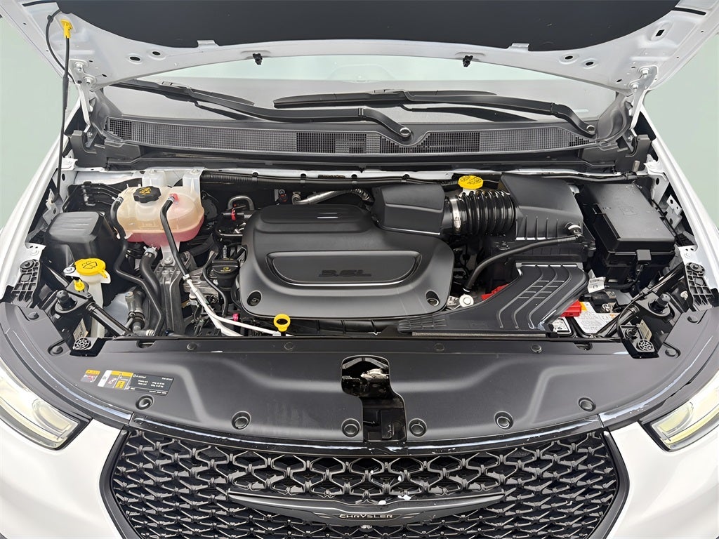 2022 Chrysler Pacifica Touring L CARBRAVO!