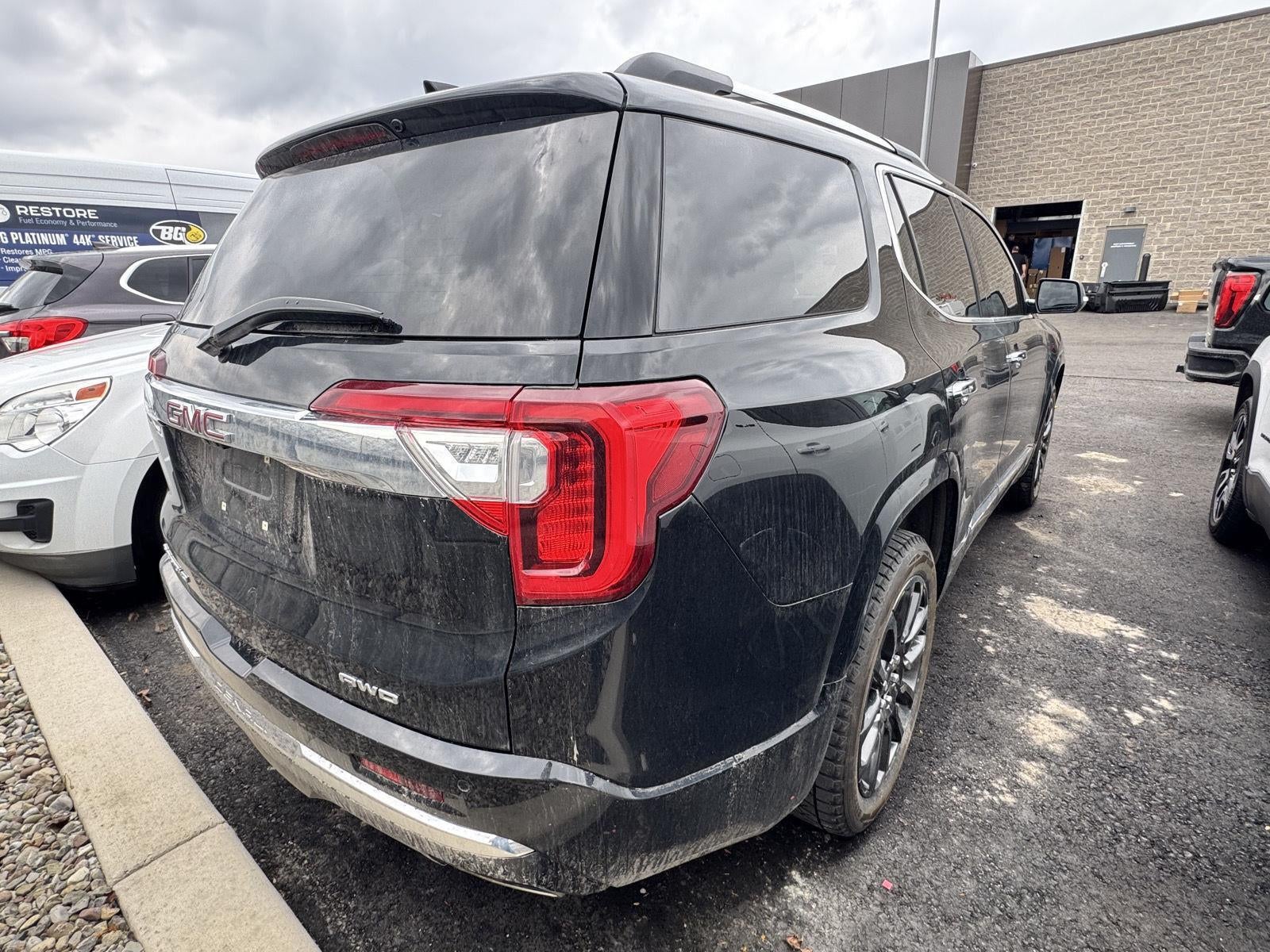 2023 GMC Acadia Denali