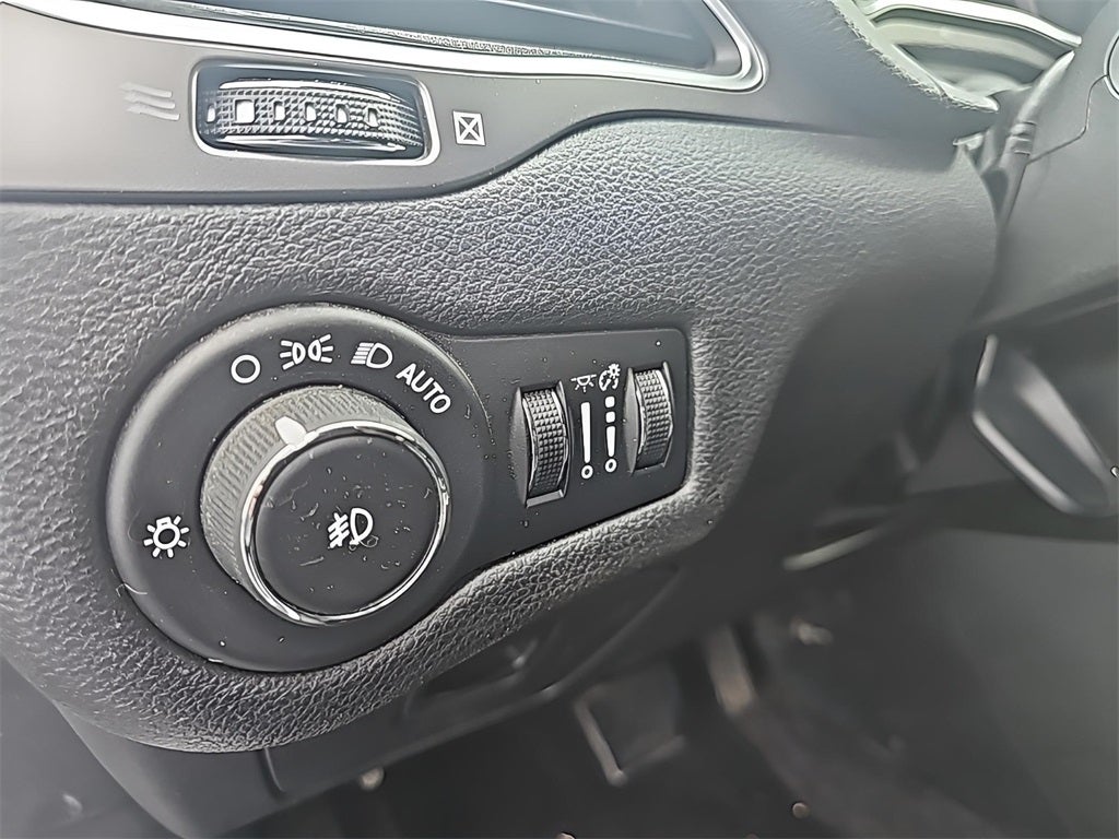 2019 Jeep Cherokee Latitude Plus Fresh Trade! Low Miles, Android Auto& Apple Carpla