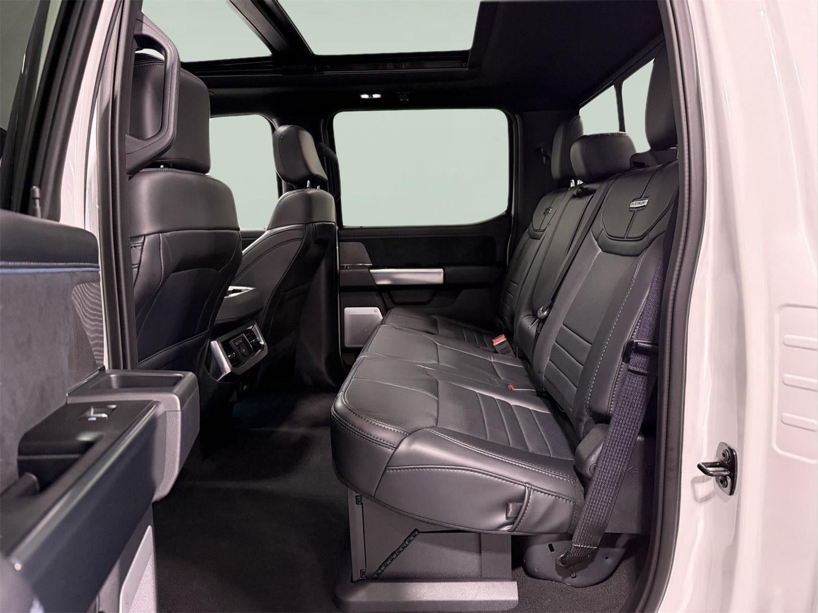 2025 Ford Super Duty F-250 SRW Platinum