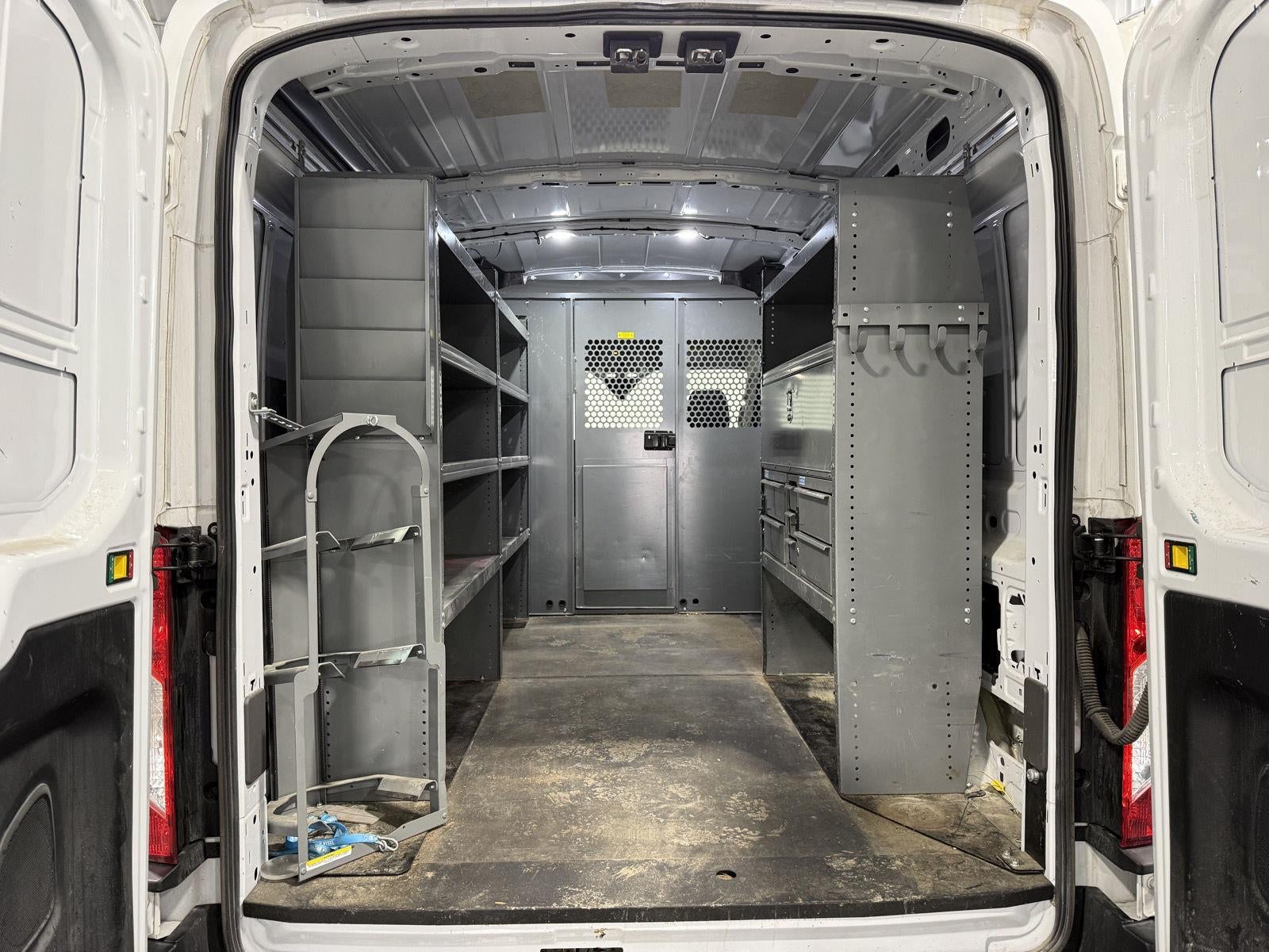 2022 Ford E-Transit 350