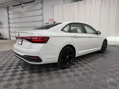 2025 Volkswagen Jetta SE