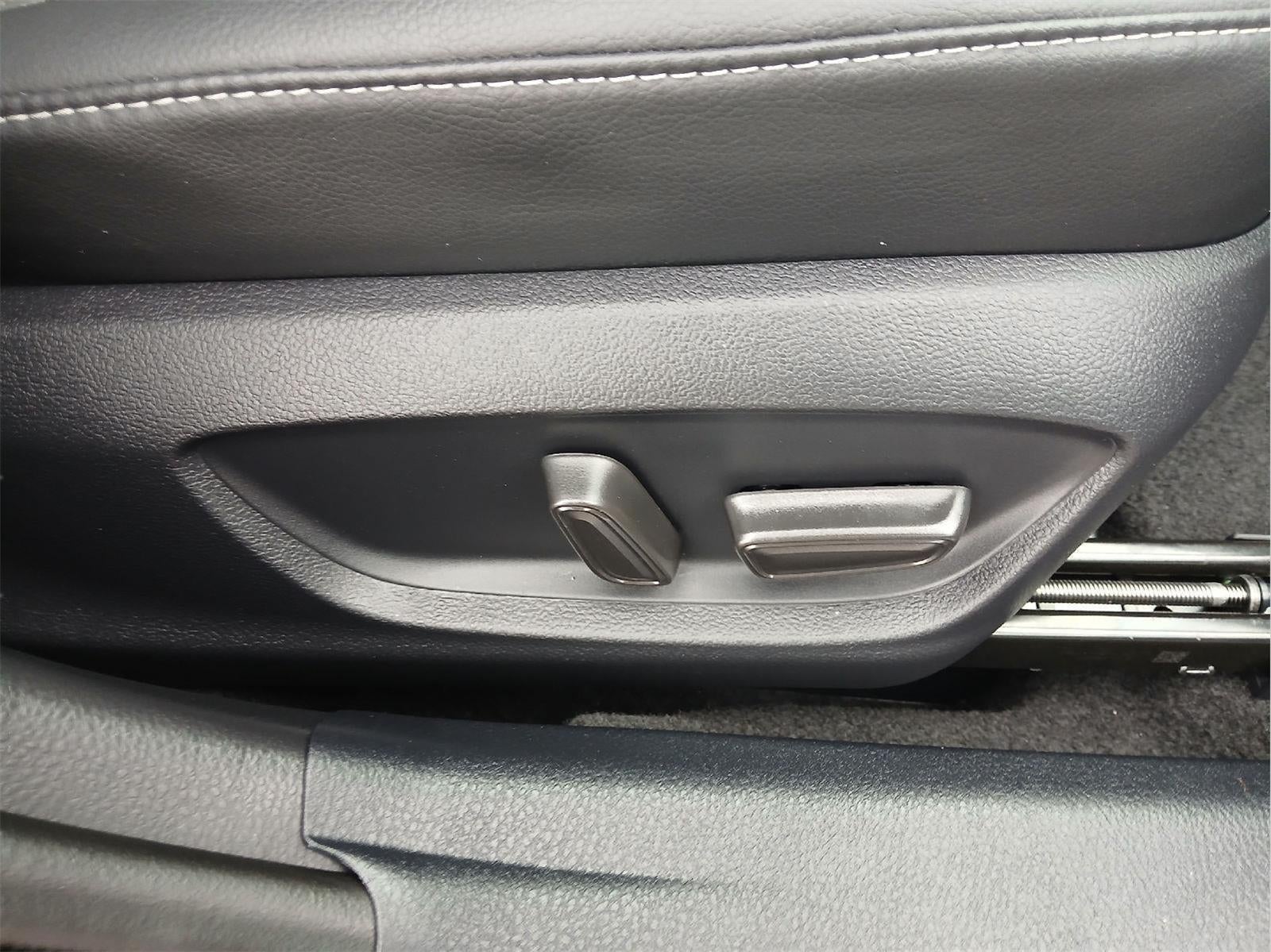 2022 Toyota Camry Hybrid XSE