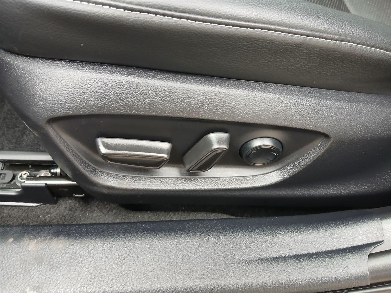 2022 Toyota Camry Hybrid XSE