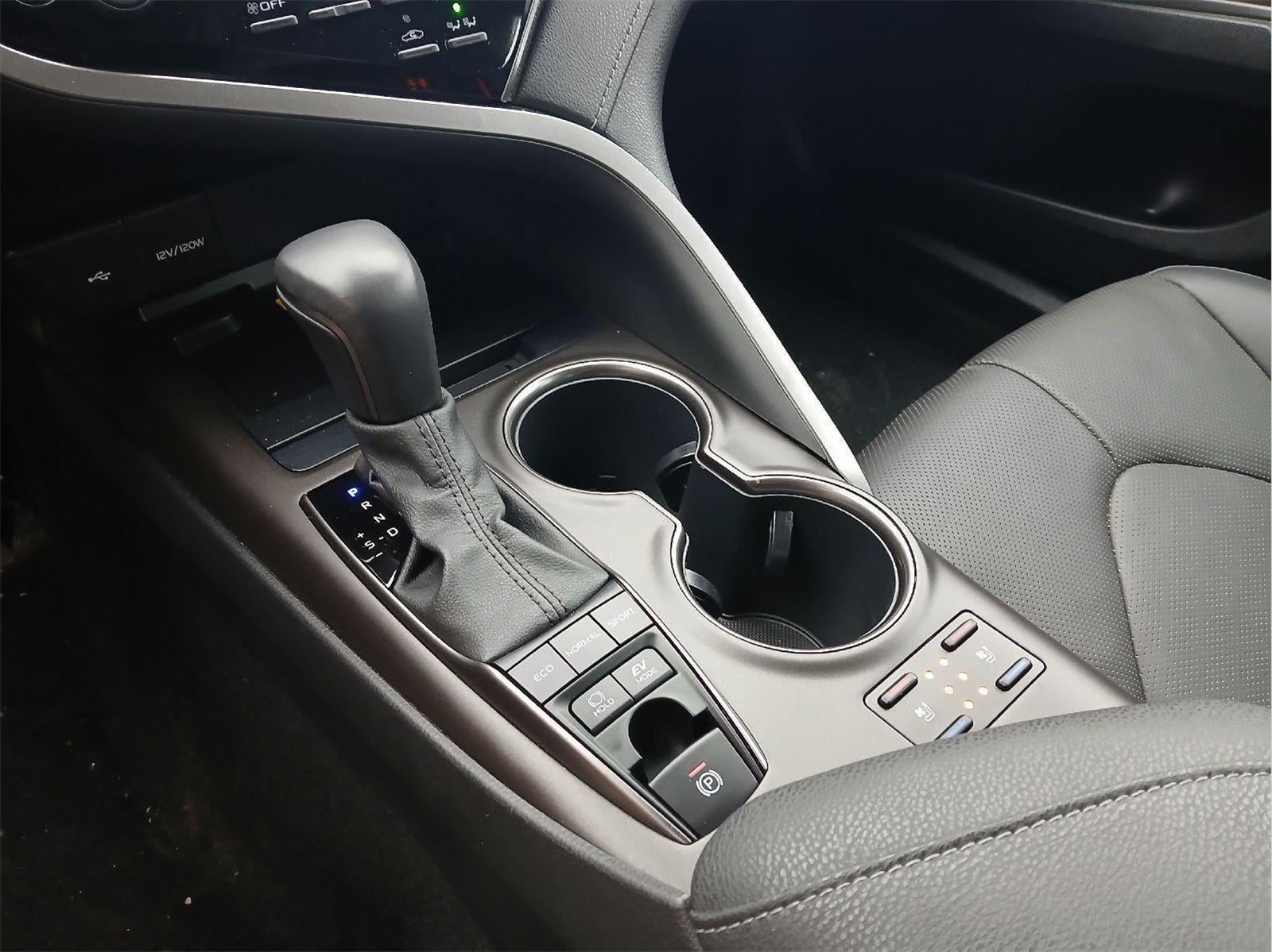 2022 Toyota Camry Hybrid XSE