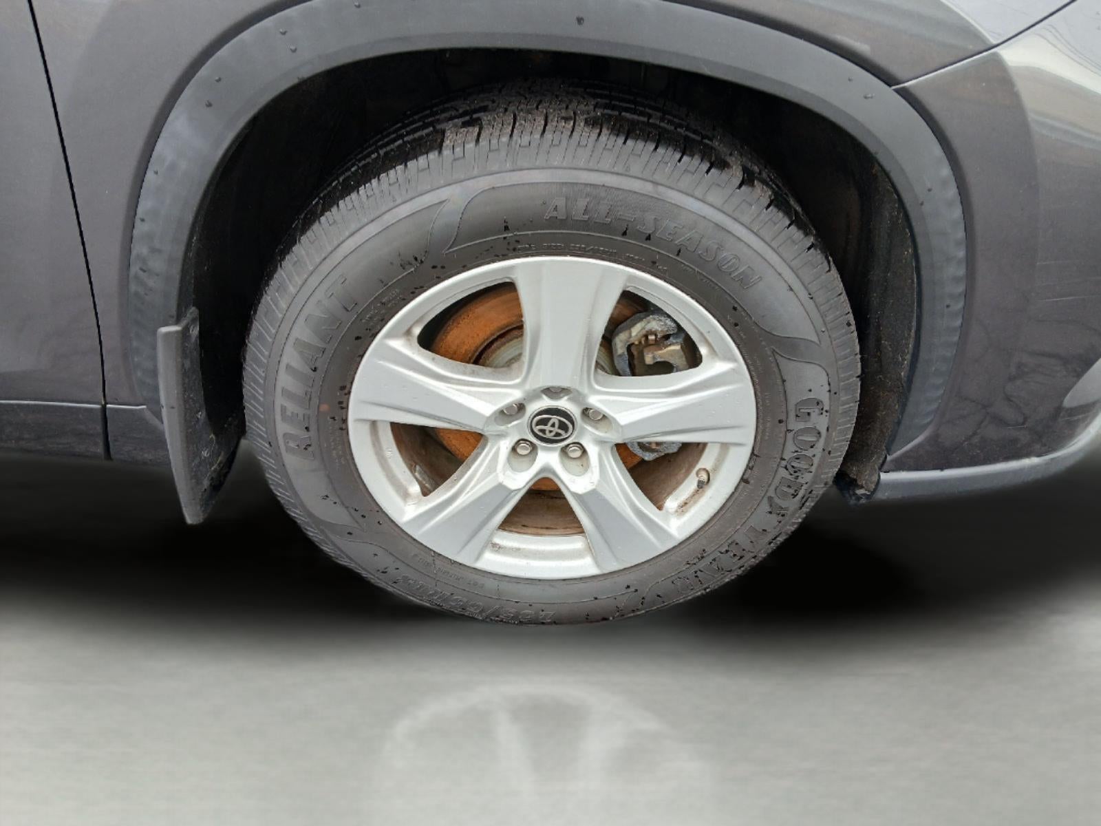 2021 Toyota Highlander LE