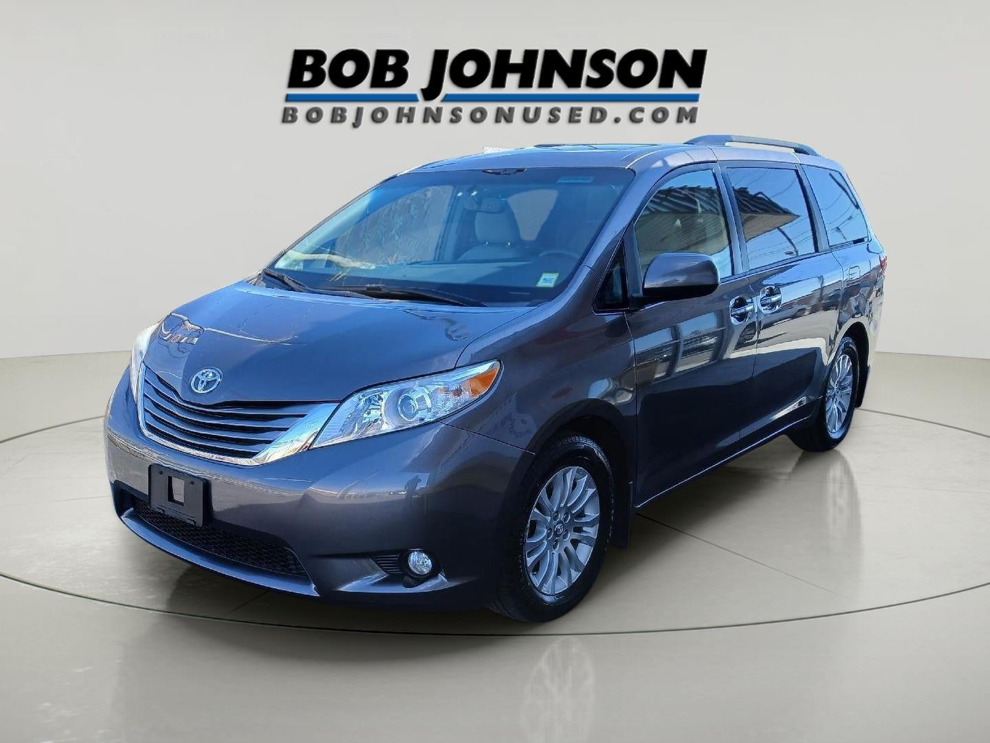 2017 Toyota Sienna XLE 8-Passenger