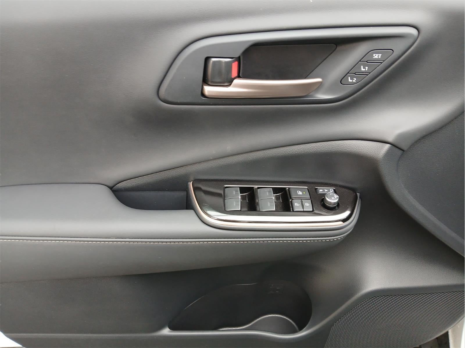 2025 Toyota CROWN PLATINUM AWD **FLEX BUY $595/Monthly**