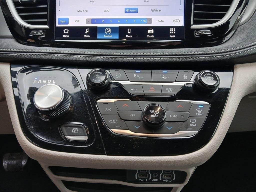 2024 Chrysler Pacifica Touring L