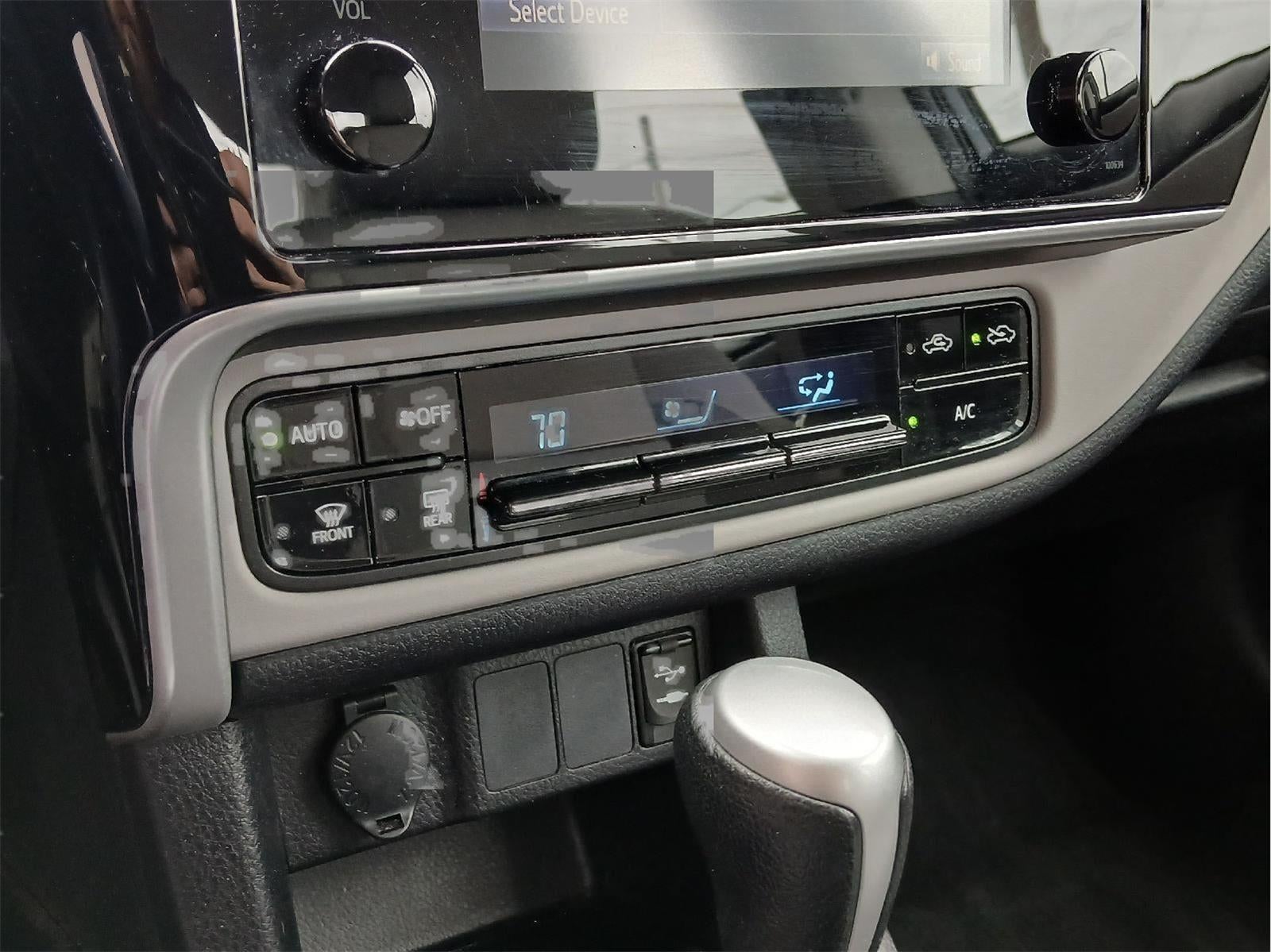 2018 Toyota COROLLA LE