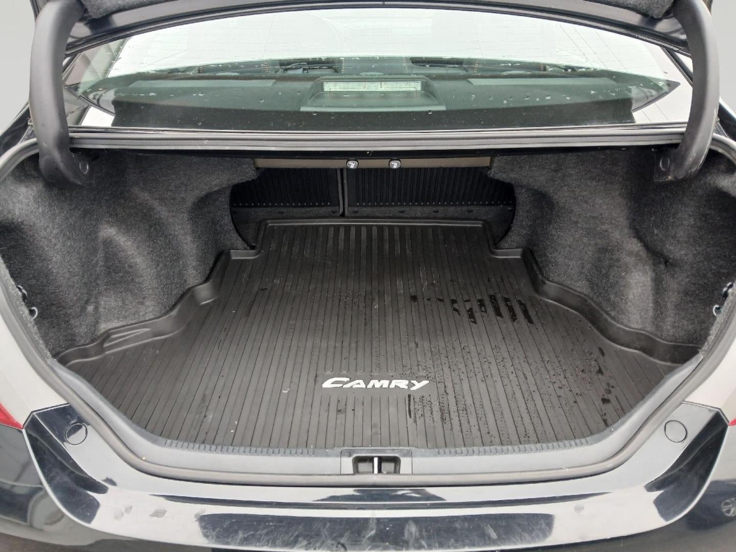 2017 Toyota CAMRY SE SEDAN