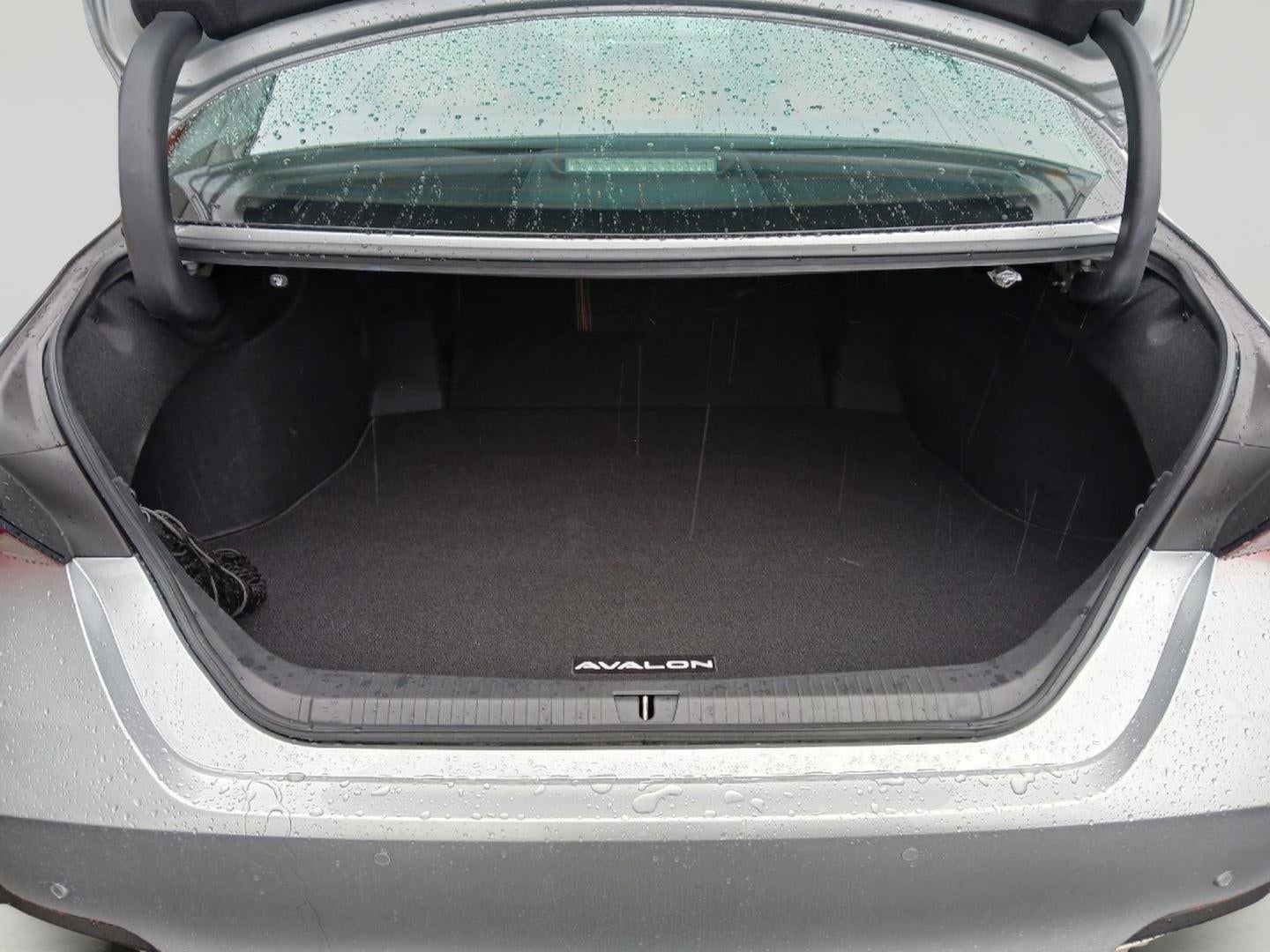 2022 Toyota AVALON Limited