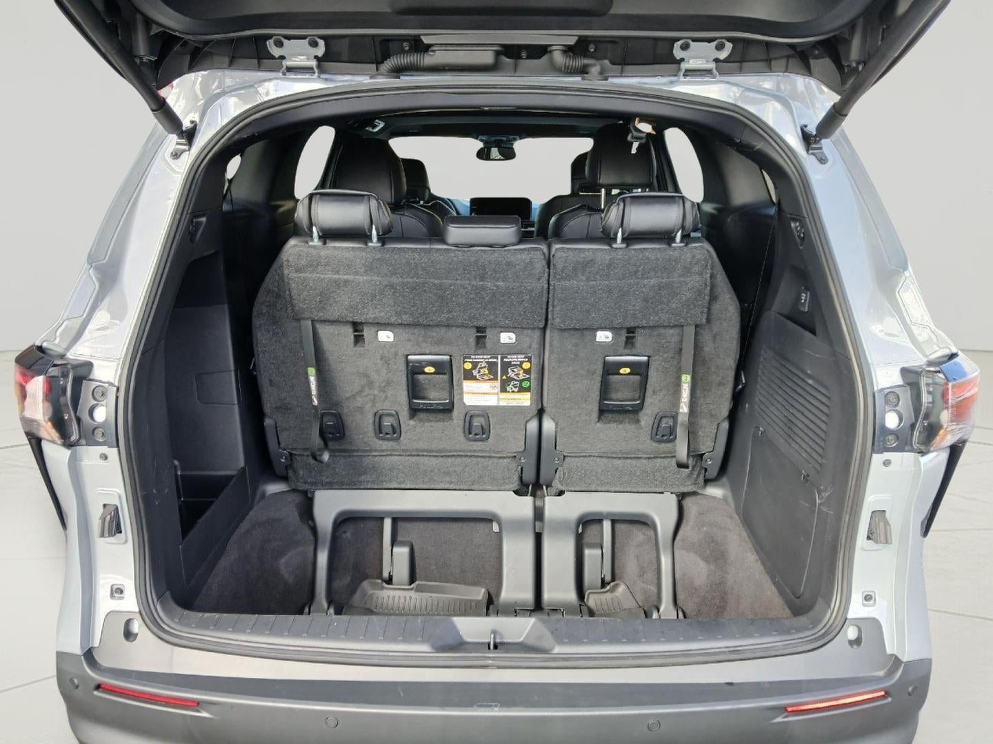 2025 Toyota Sienna Woodland Edition