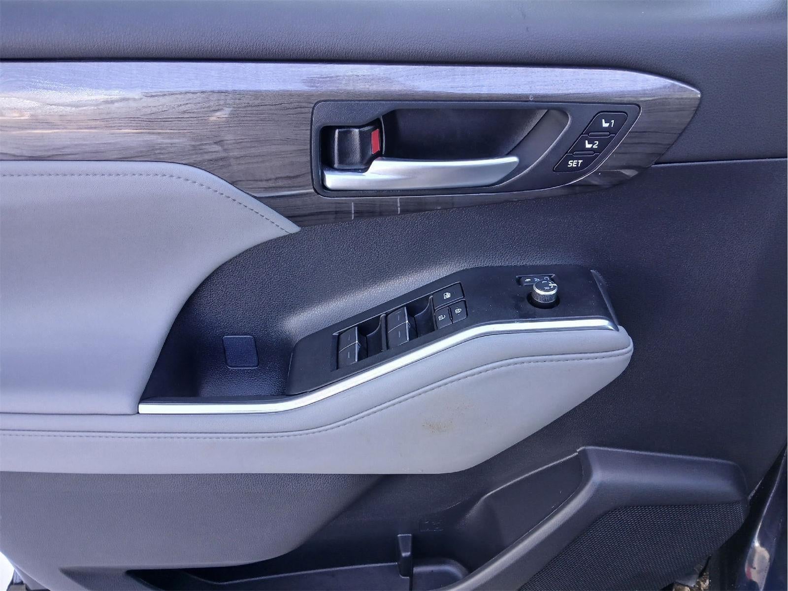 2025 Toyota HIGHLANDER HEV Platinum