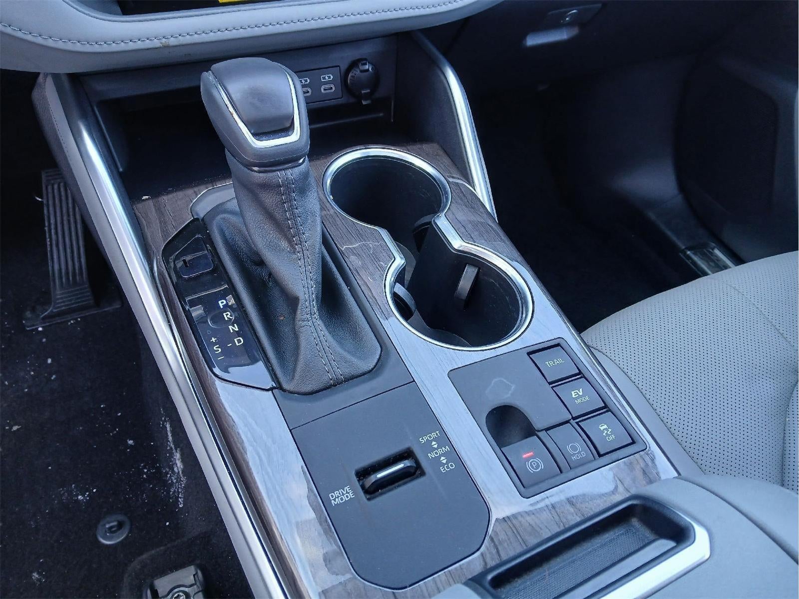 2025 Toyota HIGHLANDER HEV Platinum