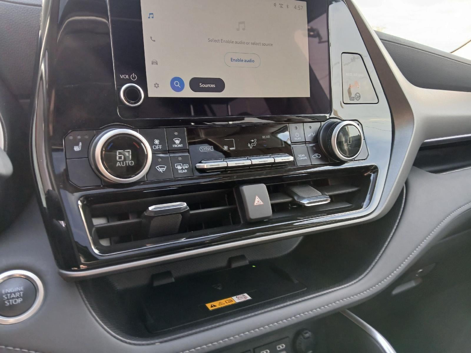 2025 Toyota HIGHLANDER XLE