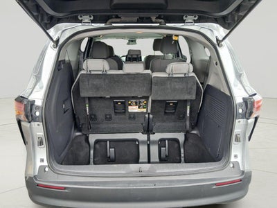 2022 Toyota Sienna LE