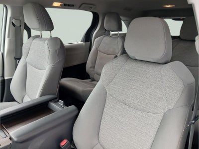 2022 Toyota Sienna LE