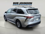 2022 Toyota Sienna LE
