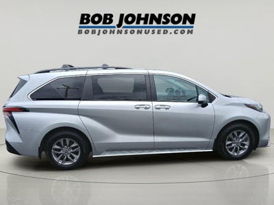 2022 Toyota Sienna LE
