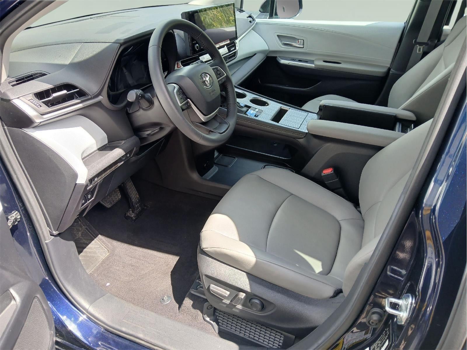 2025 Toyota Sienna XLE 7-Passenger