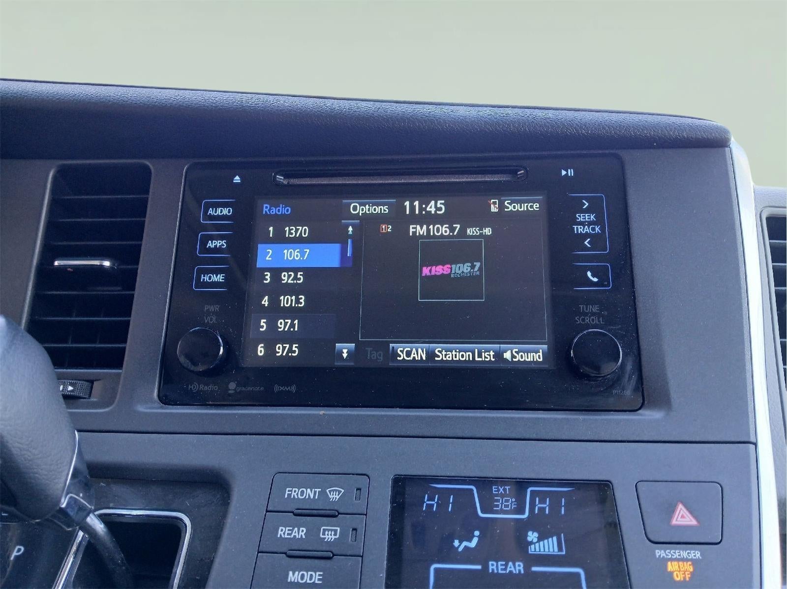 2017 Toyota Sienna XLE 8-Passenger