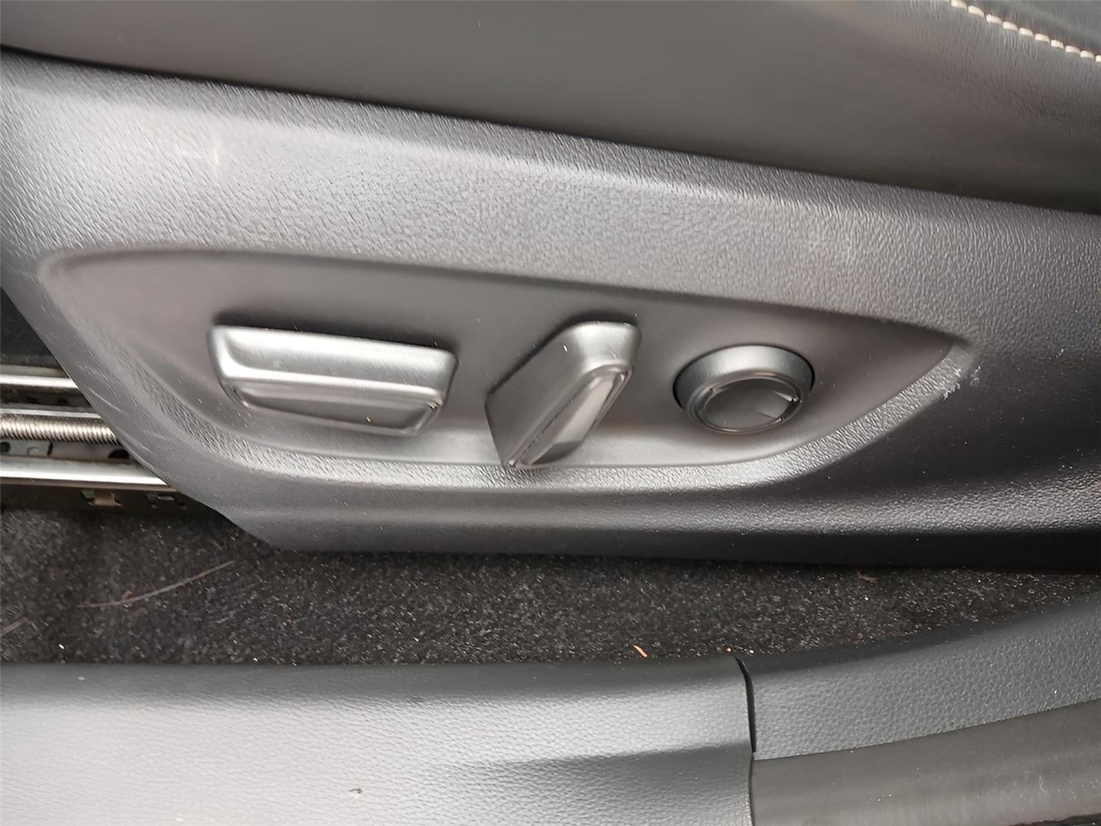 2025 Toyota CROWN SIGNIA XLE **FLEX BUY $550/Monthly**