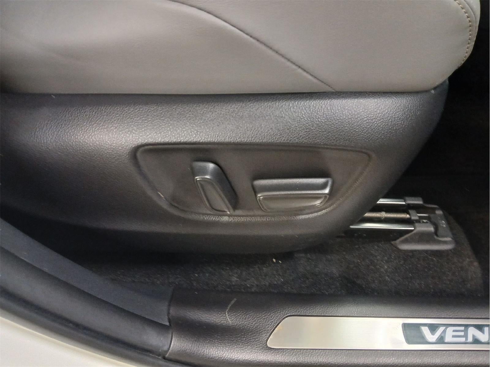 2021 Toyota Venza XLE XLE