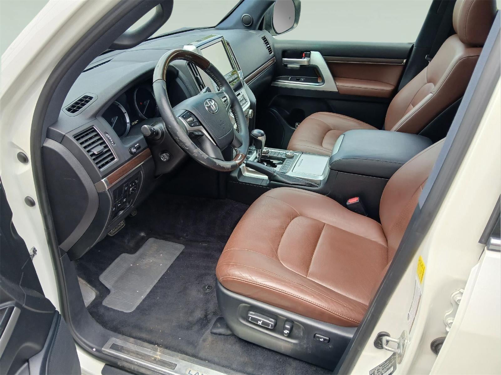 2016 Toyota Land Cruiser Base