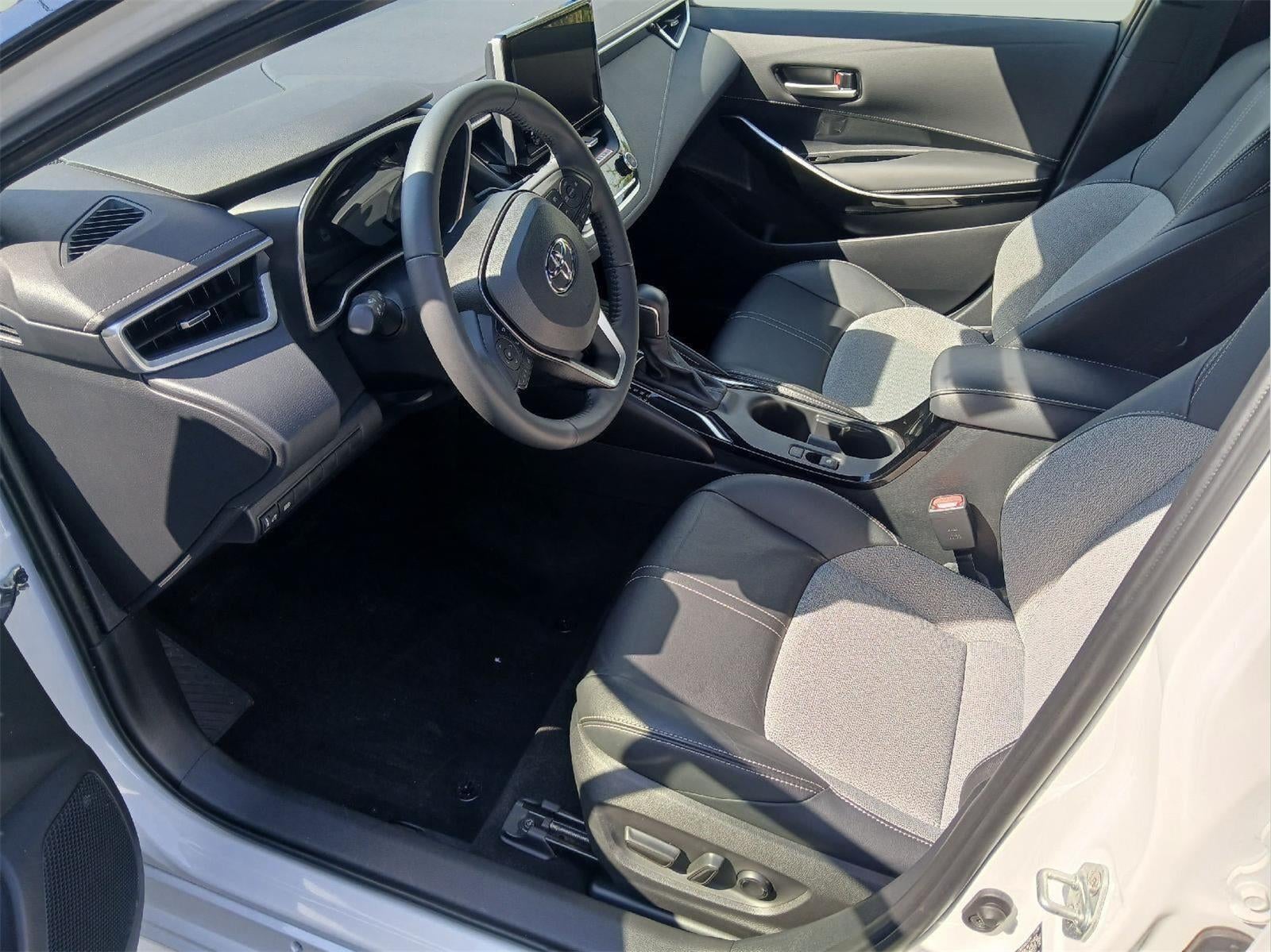 2025 Toyota Corolla Hatchback XSE