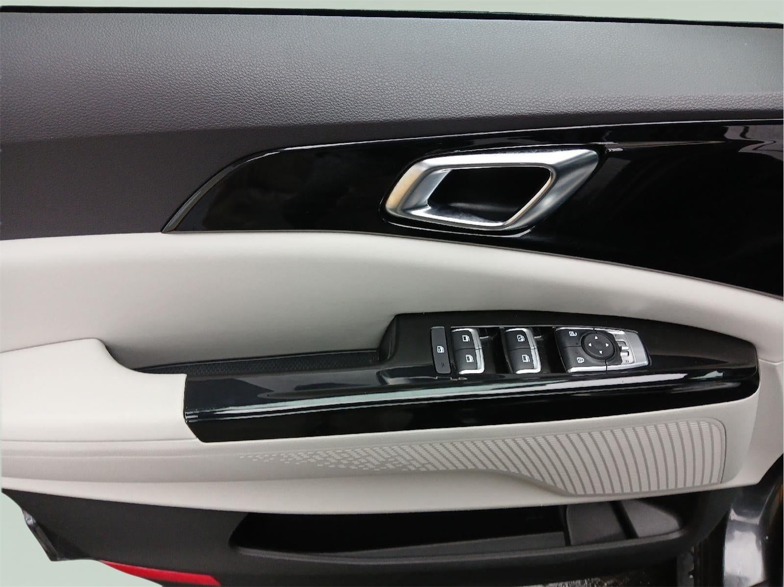 2023 Kia Carnival EX