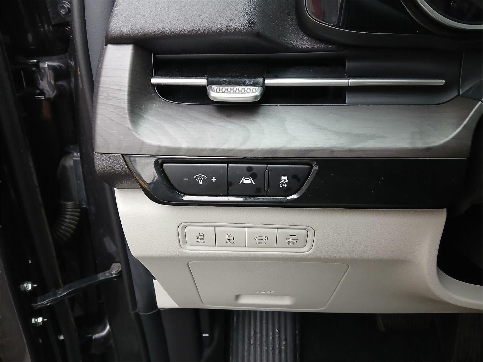 2023 Kia Carnival EX