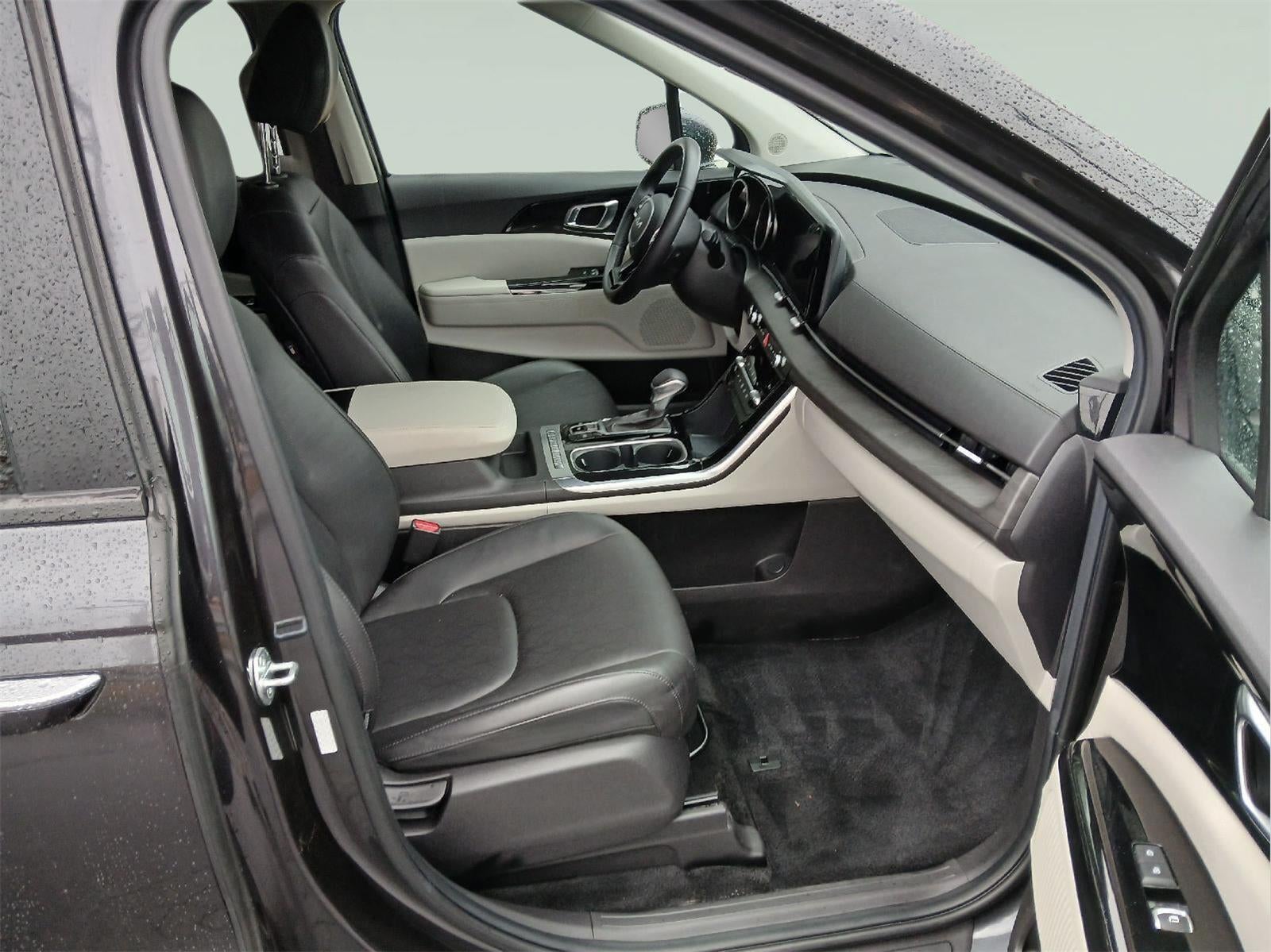 2023 Kia Carnival EX