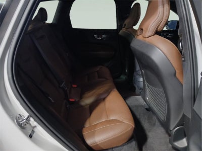 2023 Volvo XC60 Plus Dark Theme