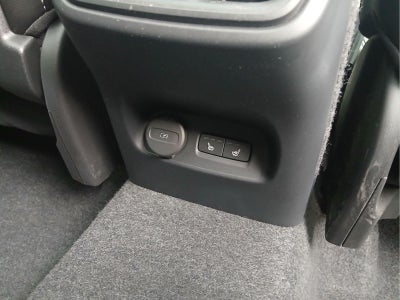 2025 Volvo XC40 Ultra Dark Theme