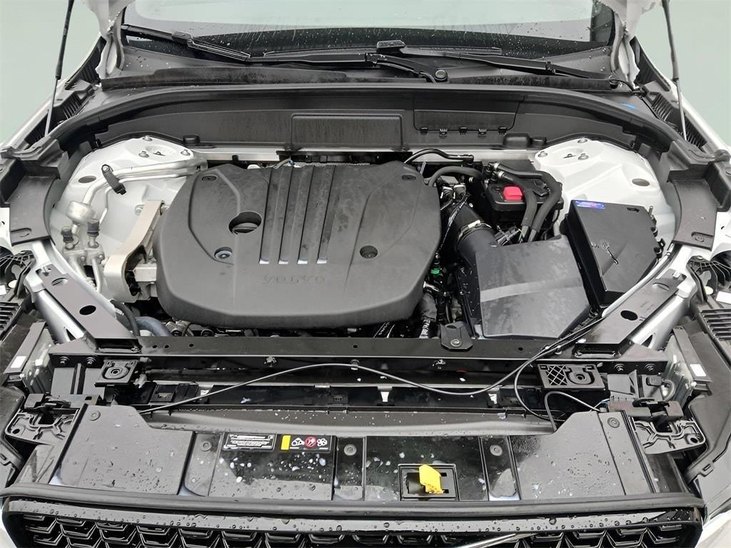2025 Volvo XC60 Plus