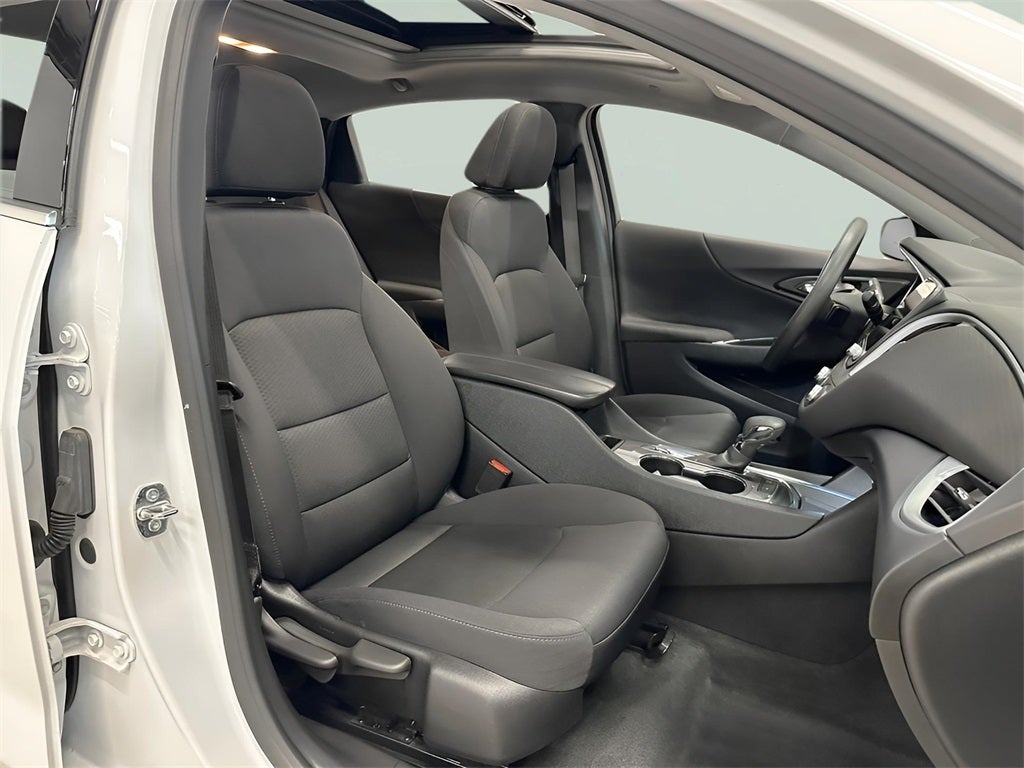 2024 Chevrolet Malibu LT w/ Sunroof CarBravo Certified