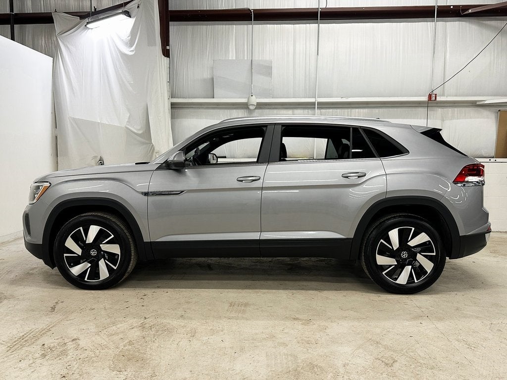 2025 Volkswagen Atlas Cross Sport 2.0T SE w/Technology CarBravo Certified