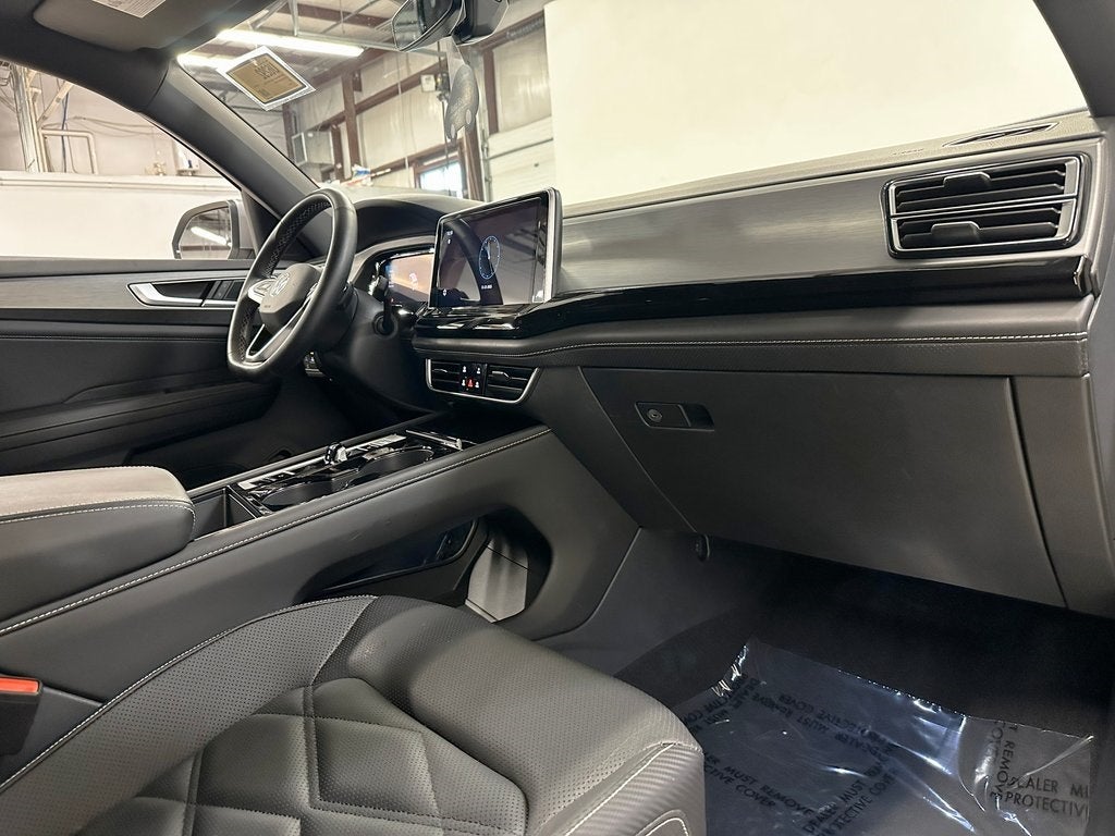 2025 Volkswagen Atlas Cross Sport 2.0T SE w/Technology CarBravo Certified