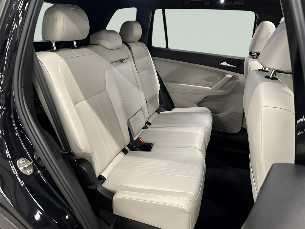 2022 Volkswagen Tiguan 2.0T SE R-Line Black CarBravo