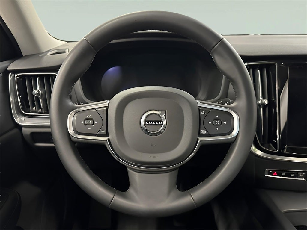 2025 Volvo S60 B5 Core CarBravo
