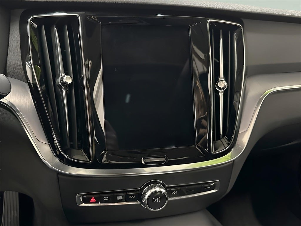 2025 Volvo S60 B5 Core CarBravo